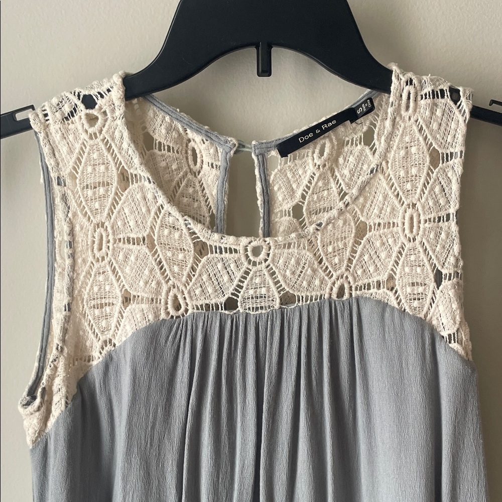 Doe & Rae Sleeveless Blouse with Cream Lace and Gray Body - Picture 3 of 5